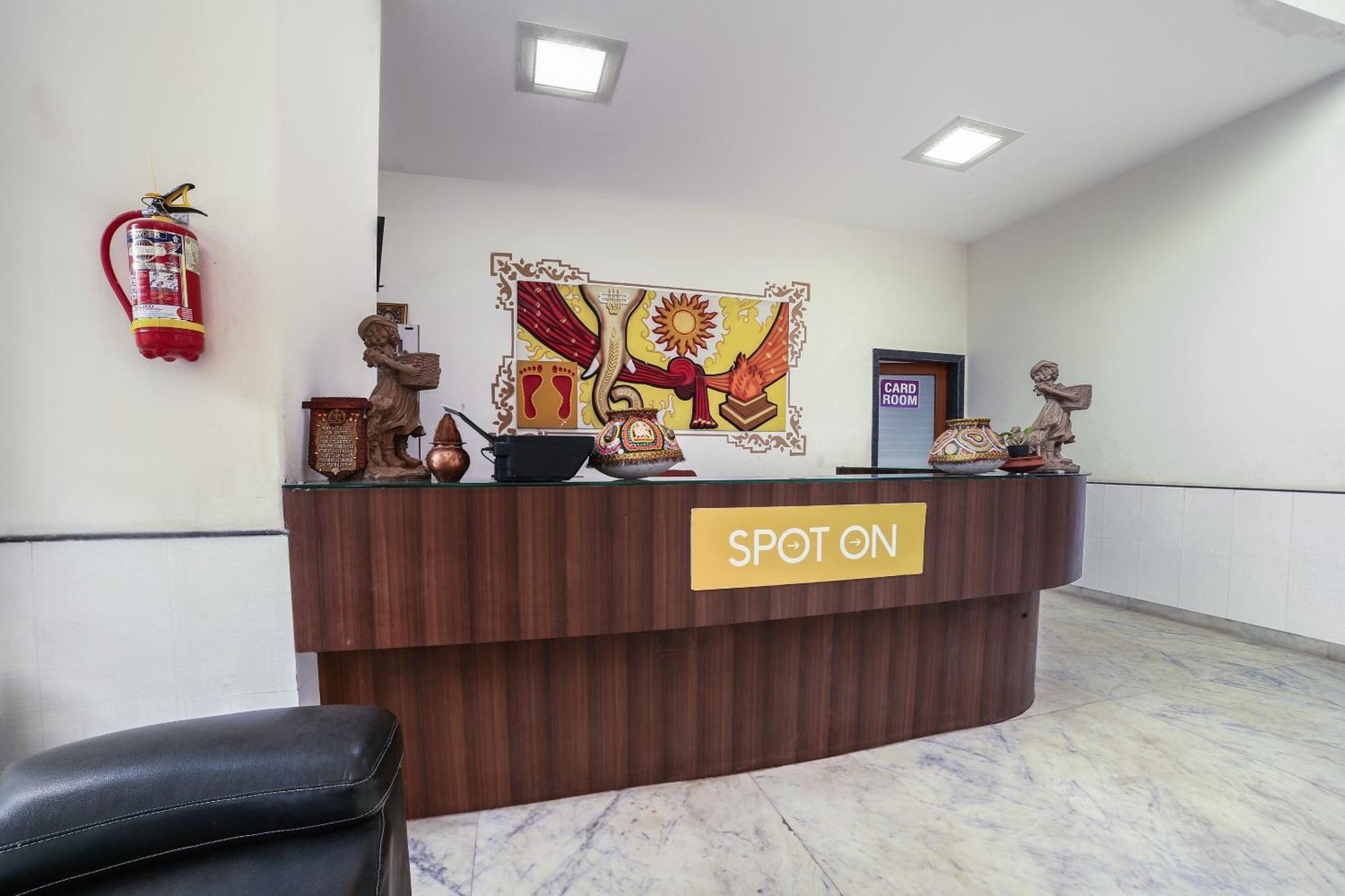 SPOT ON 64803 Sai Flora Hotel Gorhe Exterior foto