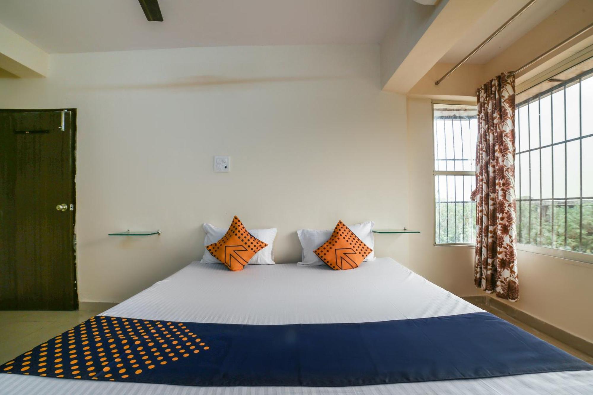SPOT ON 64803 Sai Flora Hotel Gorhe Exterior foto